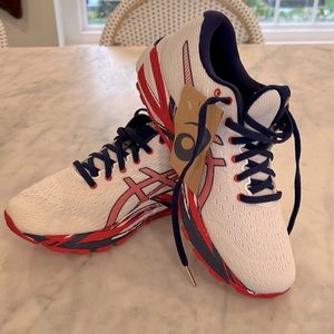 ASICS Gel-cumulus 22 USA, size 7, red white and blue, NWT